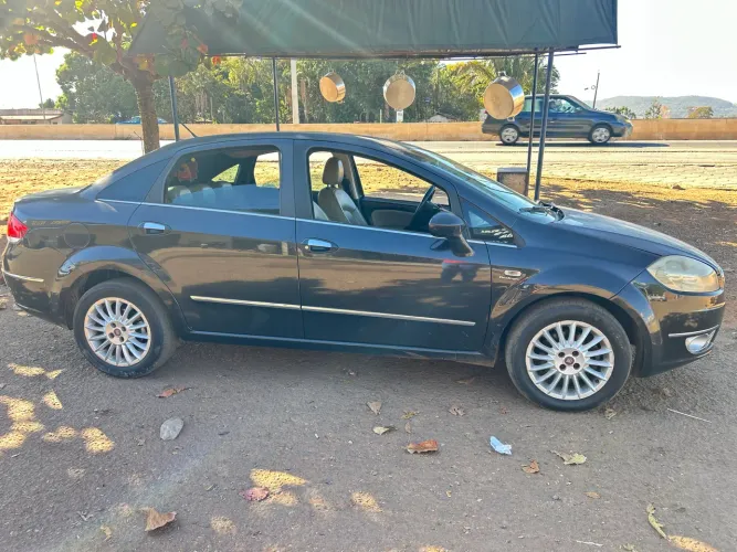Fiat Linea Absolute 1.9/1.8 Flex Dualogic 4P 2010