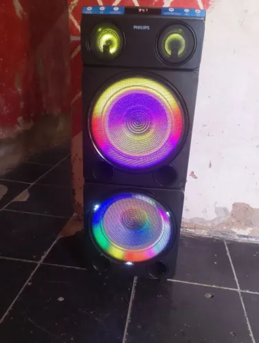 Caixa de som dar fhilips muito portente 