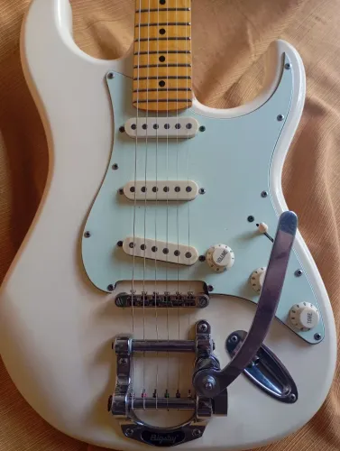 Guitarra Tagima Stratocaster Tunada
