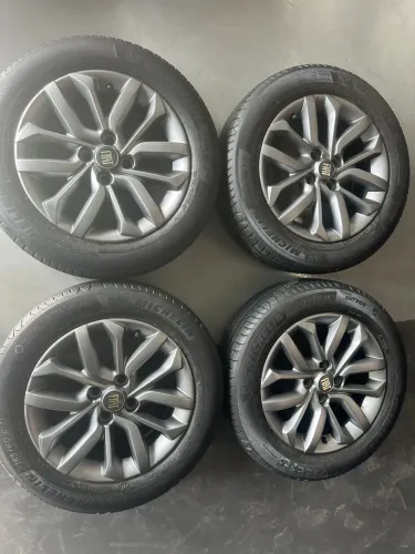 Rodas aro 15 Fiat originais + pneus michellin seminovos 