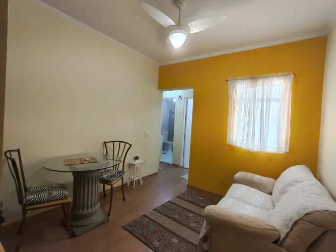 Alugo-Kitnetão mobiliado com garagem-Centro