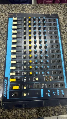 Mesa de som oneal Omx 12 canais