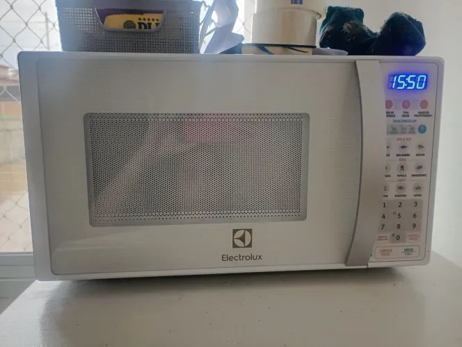 Microondas Semi novo Electrolux 