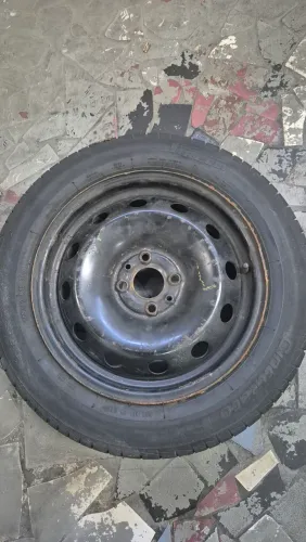 Roda de ferro aro 15 4 X 98 original Fiat com pneu