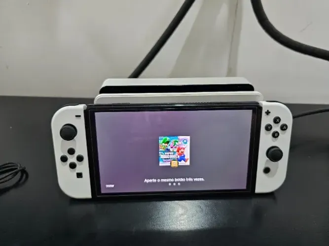 Switch Oled +  Zelda Botw + Case 