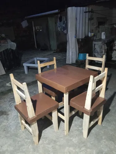 faço mesas e pequeno móveis de palete e pinus