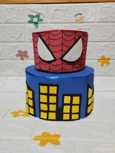 Bolo fake cenográfico Homem-Aranha Decoração de festa