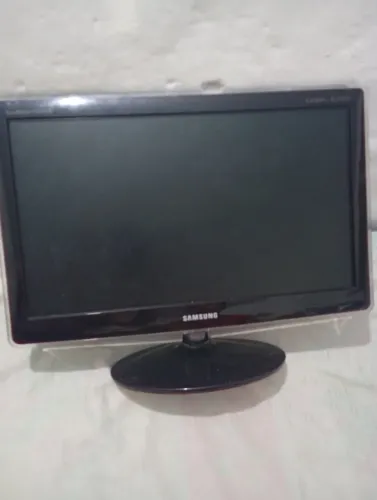 Monitor/ Tv LCD Samsung ( para conserto ou retirada de peças)