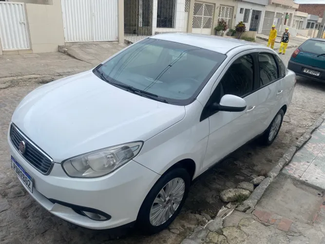 Fiat Grand Siena Essence 1.6 Flex 16V 2017