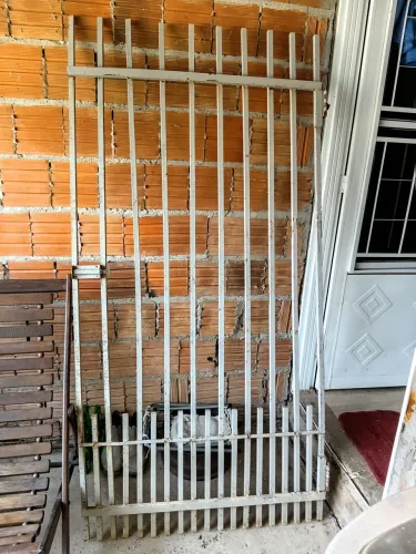 Vende se portão