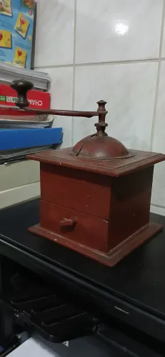 Moedor de café e pimenta vintage