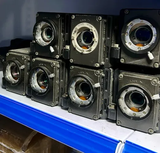 Lote de 7 Câmeras Hitachi HV-D5W com dois CCU