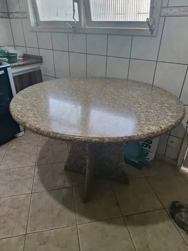 Mesa de mármore