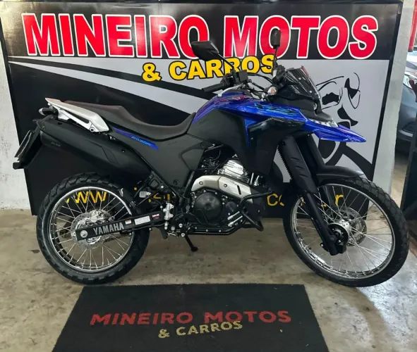XTZ 250 LANDER CONNECTED