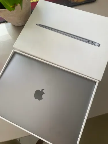 MacBook Air M1 13? 8GB 256GB SSD - Completo com Caixa e Carregador