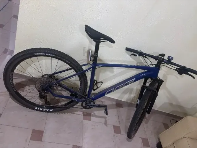 BICICLETA OGGI 7.3 TAMANHO 19