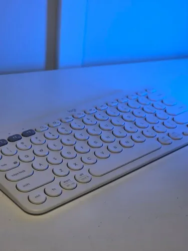 Teclado e Mouse Logitech K380 Branco