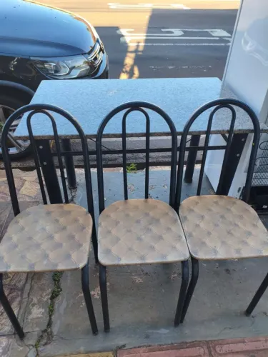 mesa de mármore 3 Cadeiras DETALHES nos pés da mesa ((ENTREGO GRATIS))