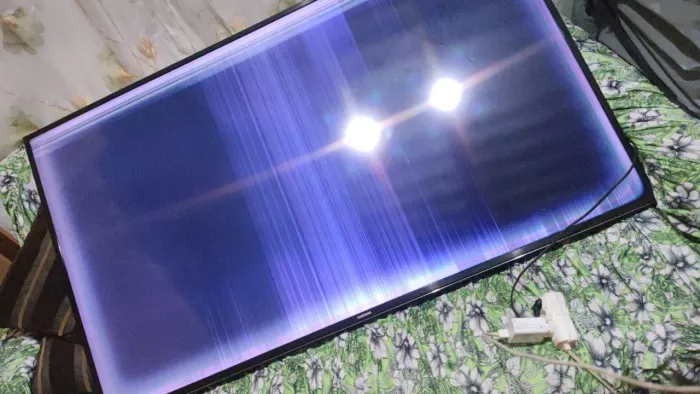 Tv Samsung smart 55 pl retirada de peça
