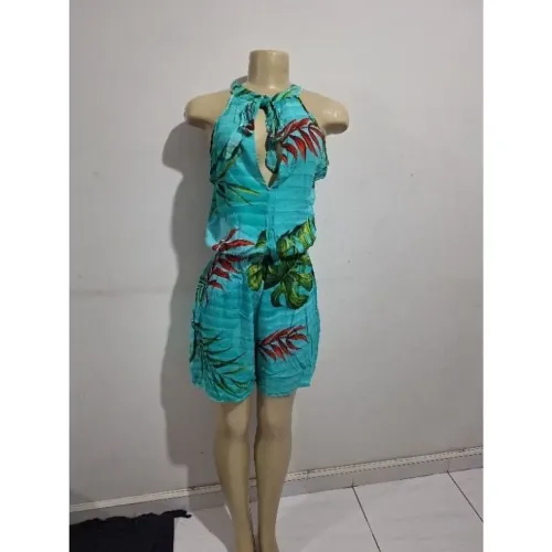 Macacão curto feminino verde