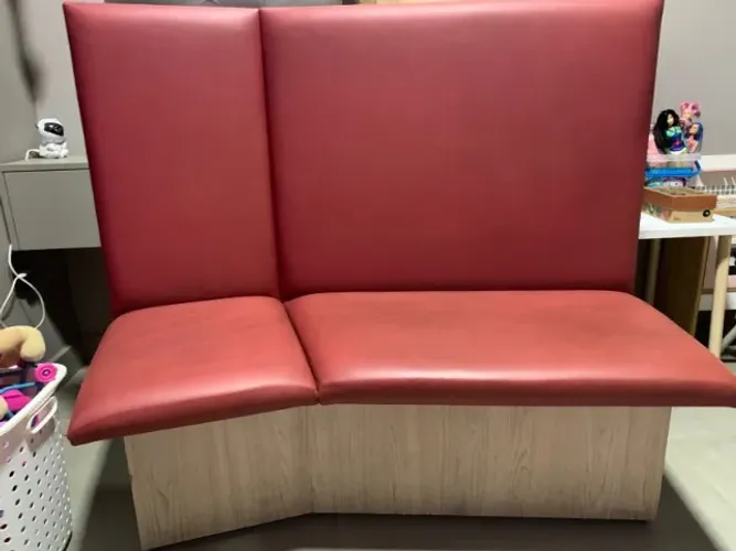 Sofá Booth Estilo Lanchonete/Retro - Vermelho Couro Sintético