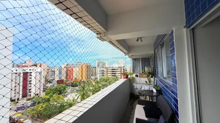 Apartamento com 3 Quartos e Varanda à venda no Edf Londres na Ponta Verde