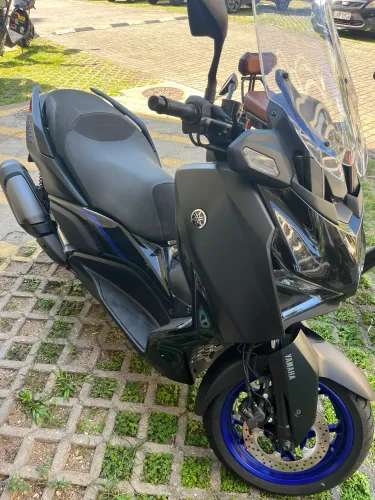 X MAX 300 2026