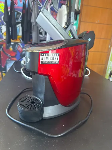 Cafeteira 3 corações novinha