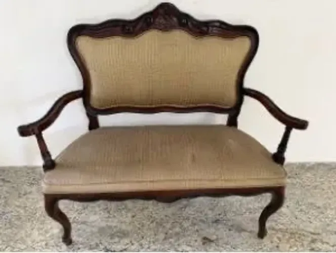 Namoradeira Mogno maciço R$ 600 - 1.200
