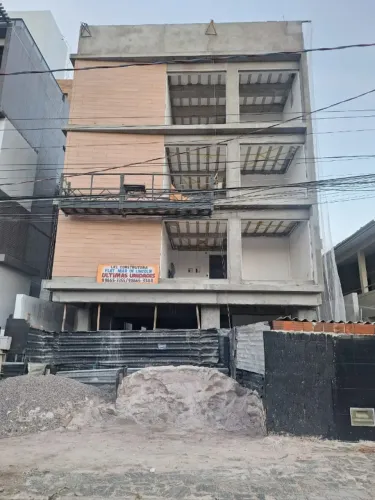 Apartamento Studio no Bessa com sala, quarto, cozinha e wc social e área de lazer.