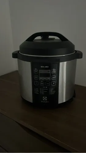 Panela de pressão elétrica Electrolux 