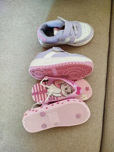 Tênis e chinelo infantil 