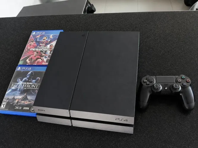 Playstation 4 com 2 jogos e 01 controle