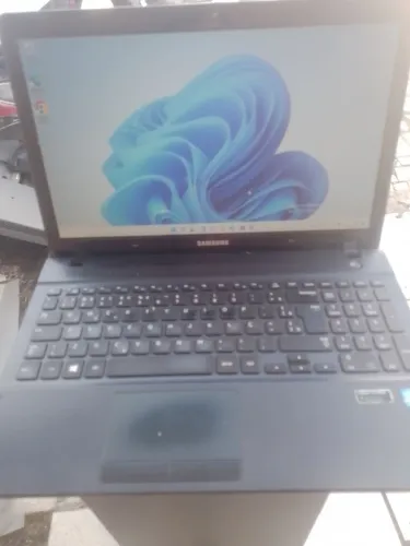 Notebook samsung i5-3110 hd 700 Gb, 8 gigas de memória, tela led 15.5, placa de vídeo 2gb