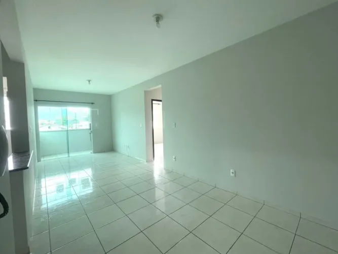 Apartamento com 3 quartos para alugar por R$ 2450.00, 90.00 m2 - BARRA DO RIO CERRO - JARA