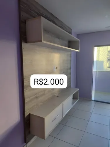 Painel de TV da Italinea, 3 m de altura e 3m de largura, nicho no alto e dois gaveiteiros.