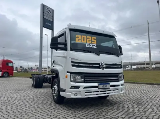 Volkswagen Delivery 13.180 3/4 trucado