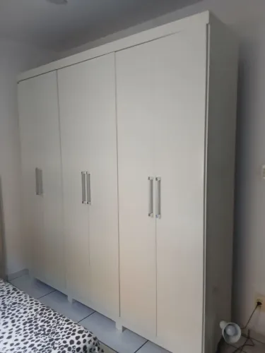 GUARDA ROUPA RIMO, SEIS PORTAS, BRANCO, USADO, ÓTIMO ESTADO.