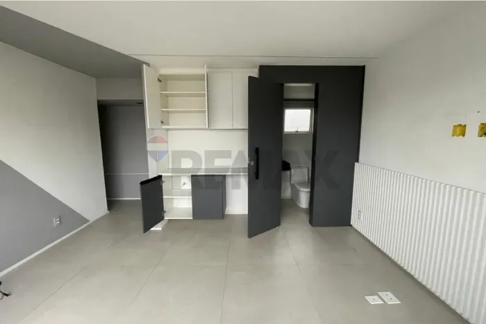 SALA PARA VENDA. CENTRO DE CABO.
