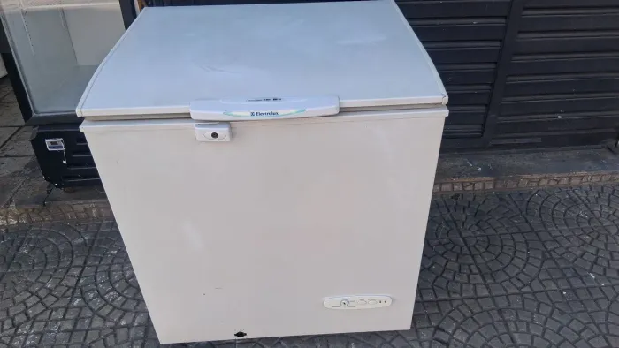Vendemos freezer orizontal com 90 dias de garantia 
