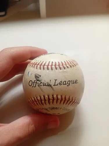 Bola de basebol oficial