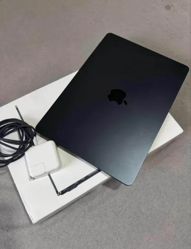 Macbook air 13 256g M4, meia noite (cor)