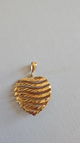 Pingente Coração Vazado Dourado / Ouro - Design Trabalhado O ondulado