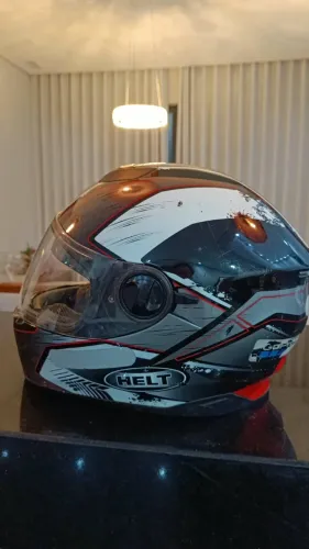 Capacete