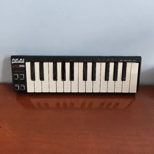 Teclado MIDI Akai LPK25 USB 25 Teclas Controlador Portátil + Brinde Ableton