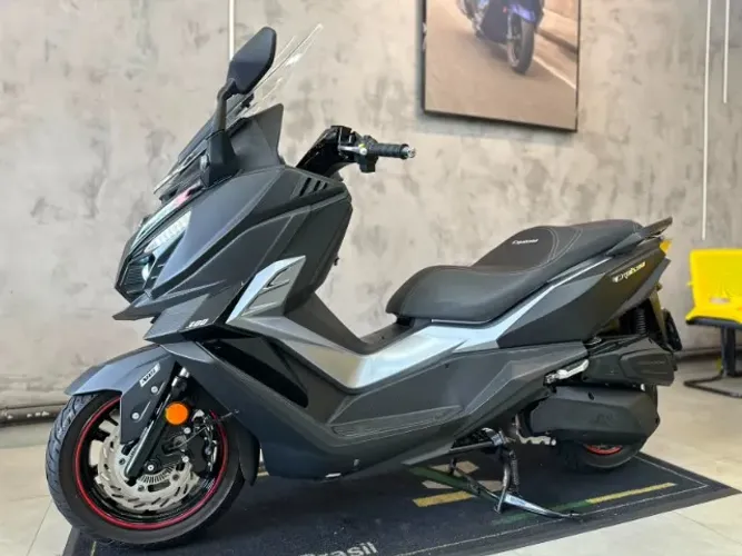 Dafra Cruisym 300 2025 Luc 2026