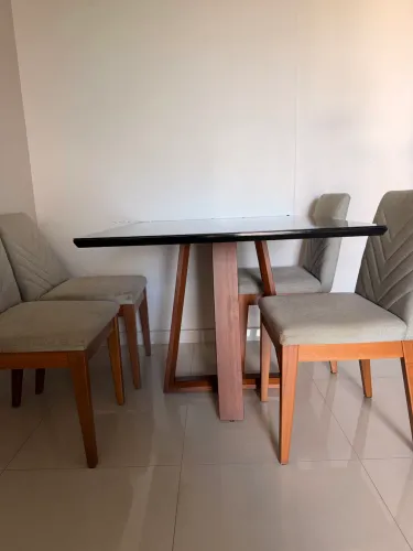 MESA COMPRADA DA DINÂMICA - ÓTIMO ESTADO