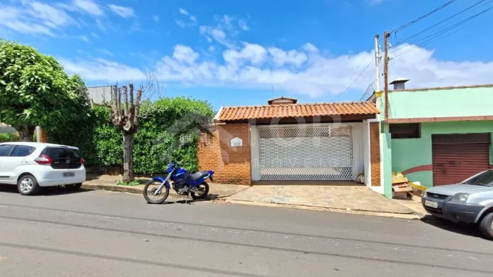 Casa Padrão com Suíte e Churrasqueira em São Carlos