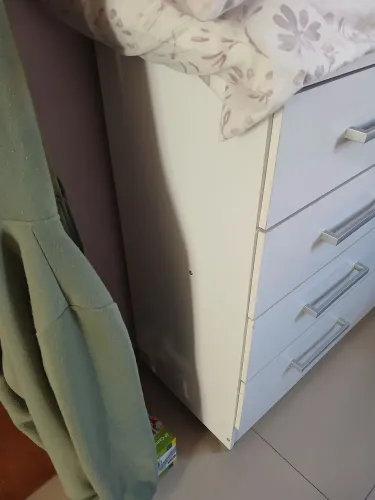 Vendo cômoda semi nova