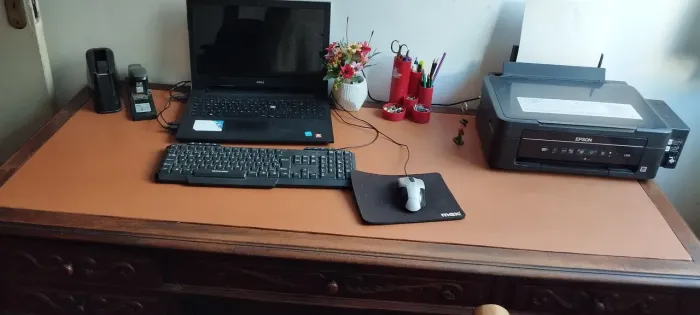 Mesa de estudo/ mesa de jantar